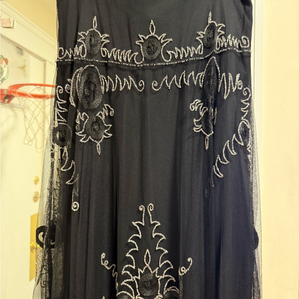 Elegant Black skirt with embroidery and beading